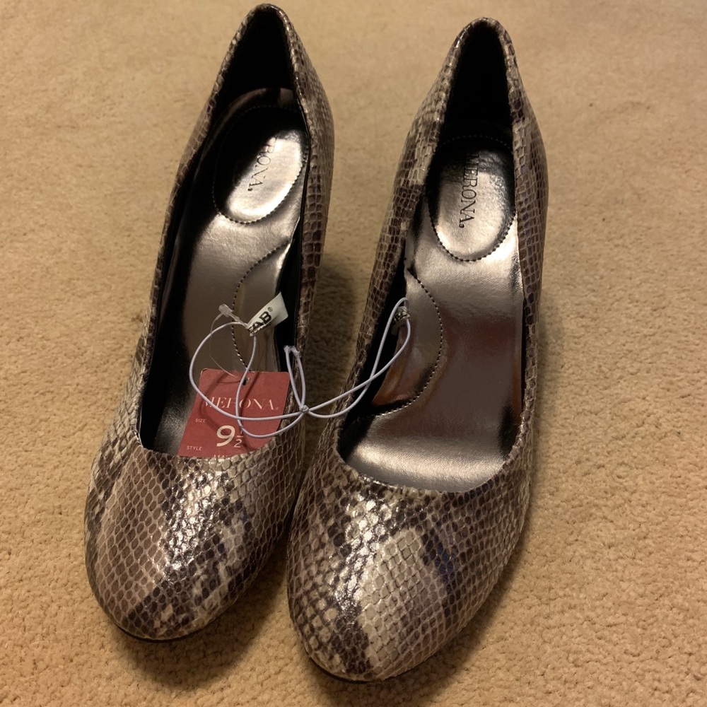 Merona Snakeskin Pumps, size 9.5 - BRAND NEW
